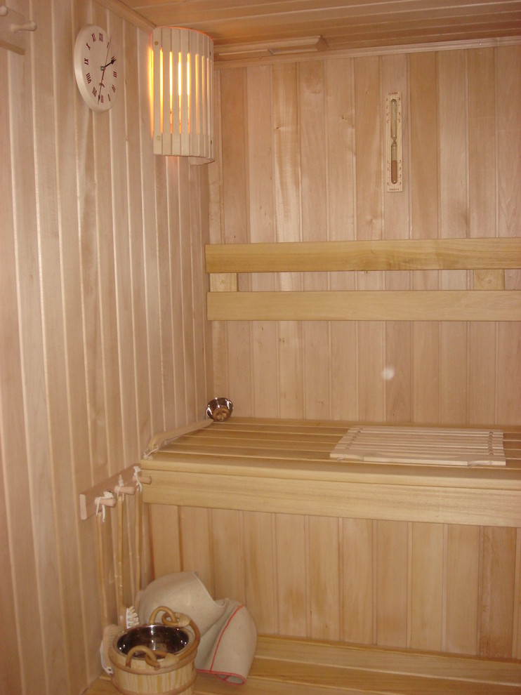 Спортзал в квартире на 15 этаже.