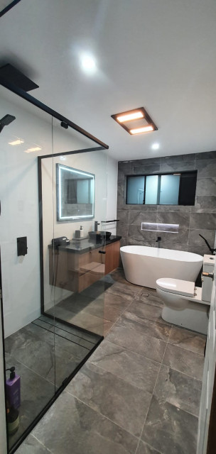 General projects contemporary-bathroom