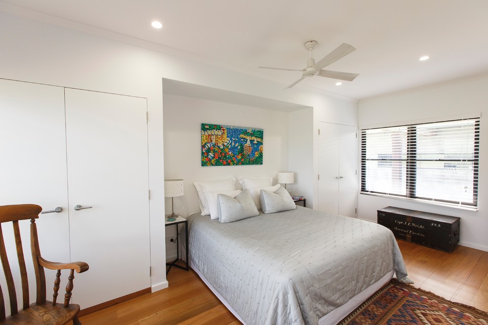 Photo of a contemporary bedroom in Newcastle - Maitland.