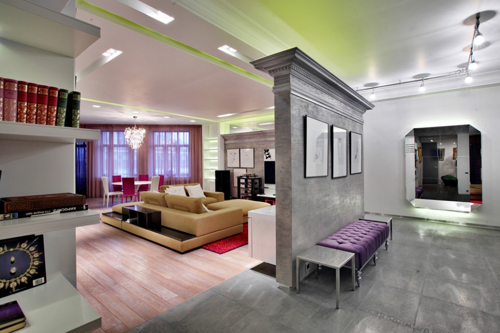 Яркая артистическая квартира в Москве