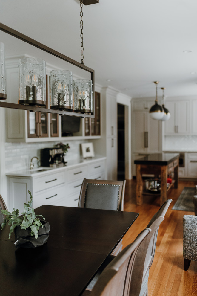 Inspiration for a transitional kitchen remodel in Cleveland
