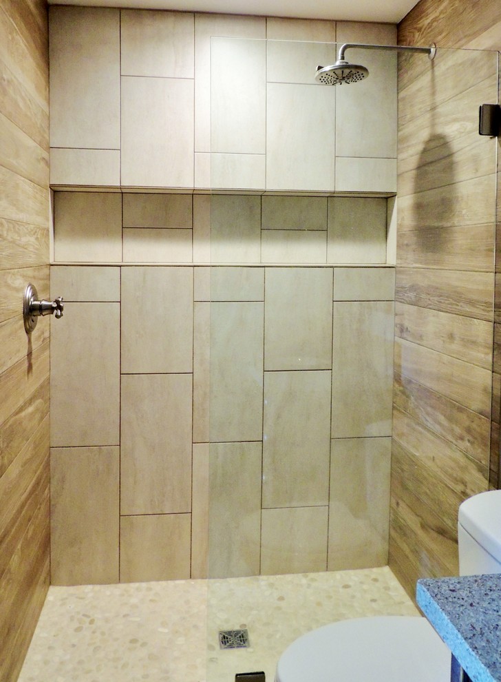 Bathroom - transitional bathroom idea in Phoenix