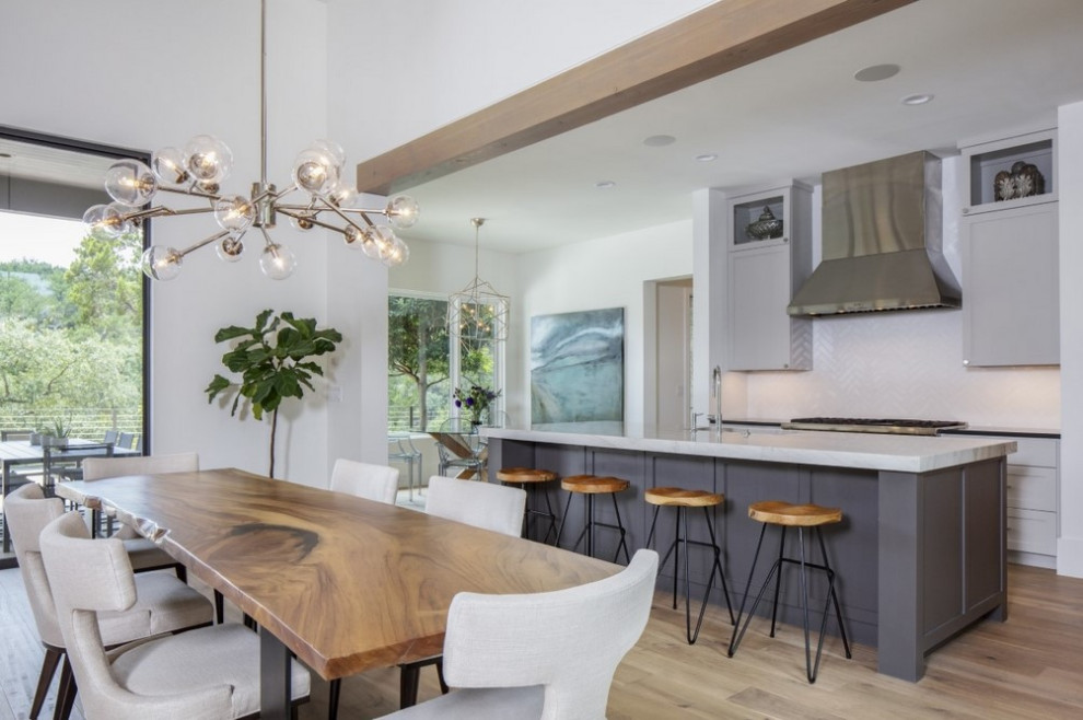 Inspiration for a transitional kitchen remodel in Austin