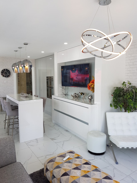 Built in tv area modern-koek