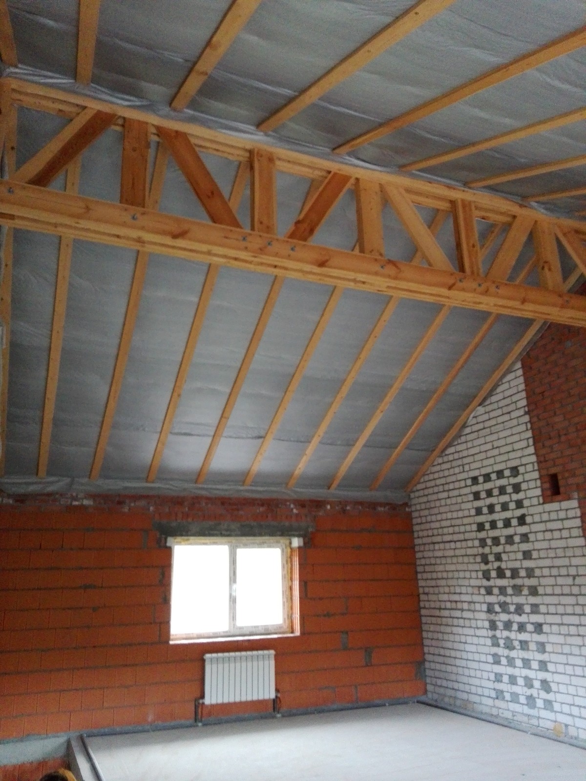 ДОМ С ЧЕТЫРЬМЯ ЛЕСТНИЦАМИ