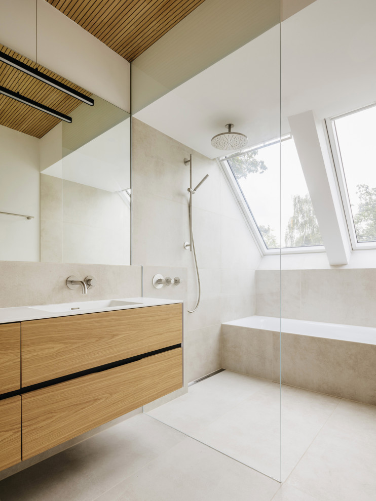Design ideas for a modern bathroom in Hamburg.