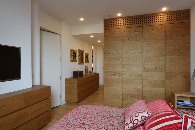 Luxury apartment in NEO Bankside pavilion, Southbank London contemporary-bedroom