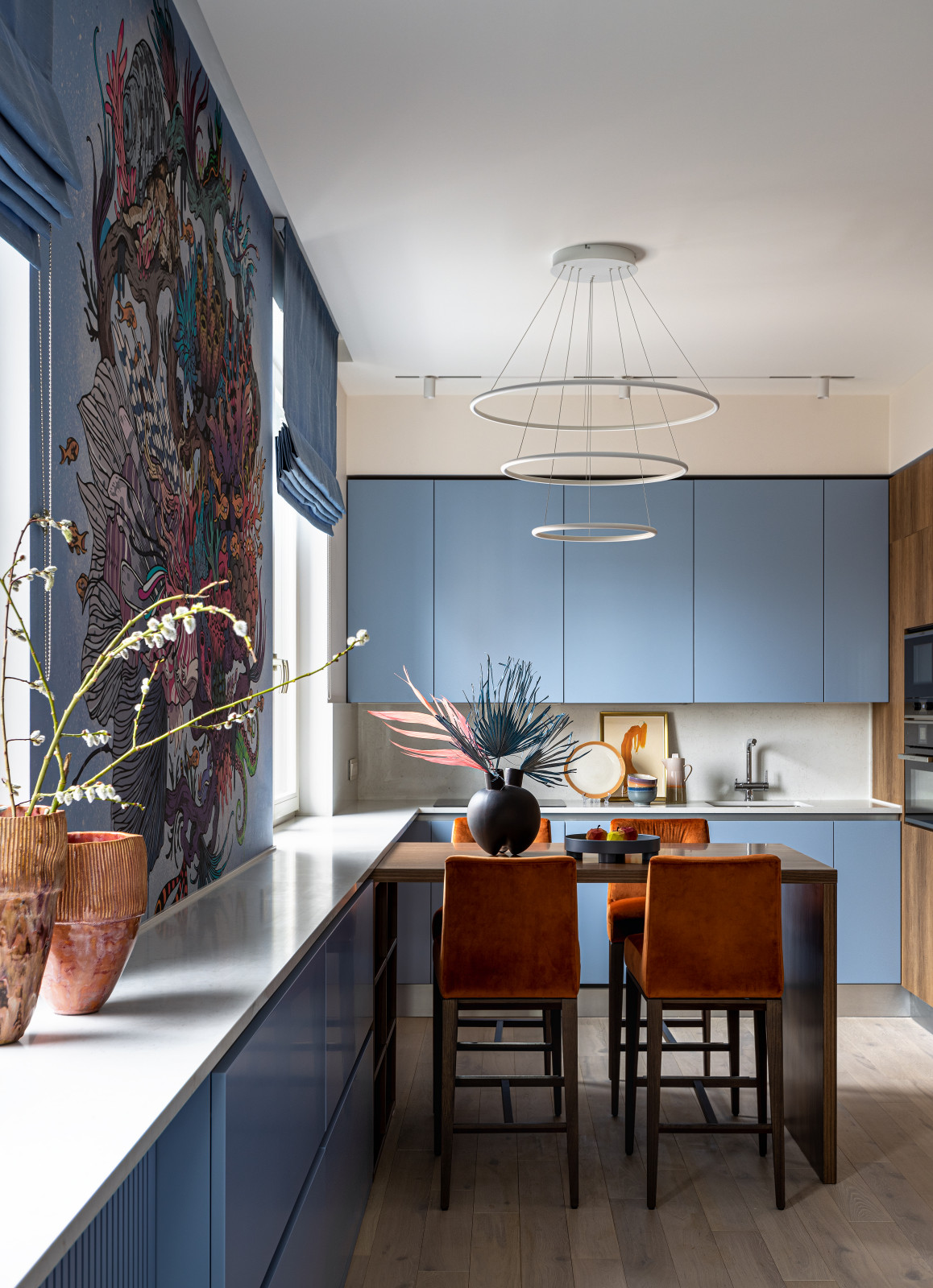 Современный интерьер в ярких цветах