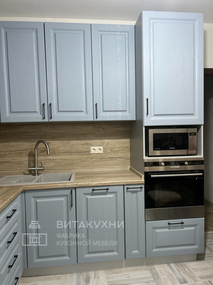 Классическая серая кухня