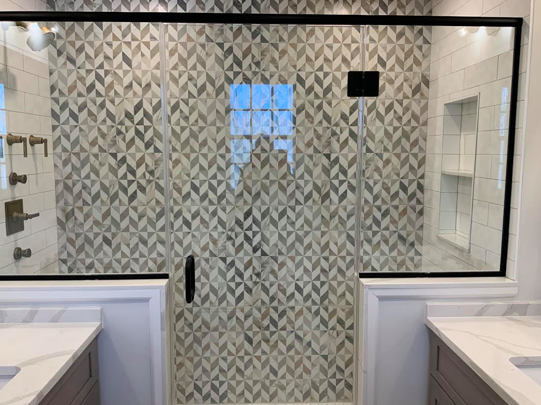 Transitional Bathroom with An amazing Feature Tile Wall