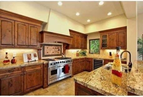 Transitional kitchen photo in Chicago