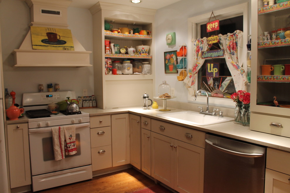 Eclectic kitchen in Chicago.