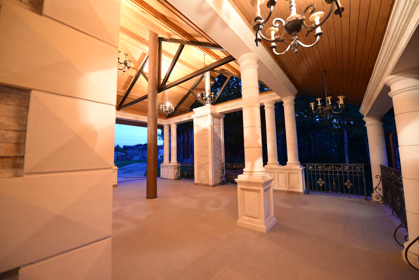 Дом на склоне