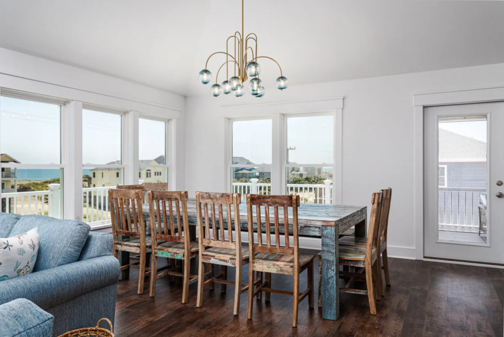 Dining room - coastal dining room idea