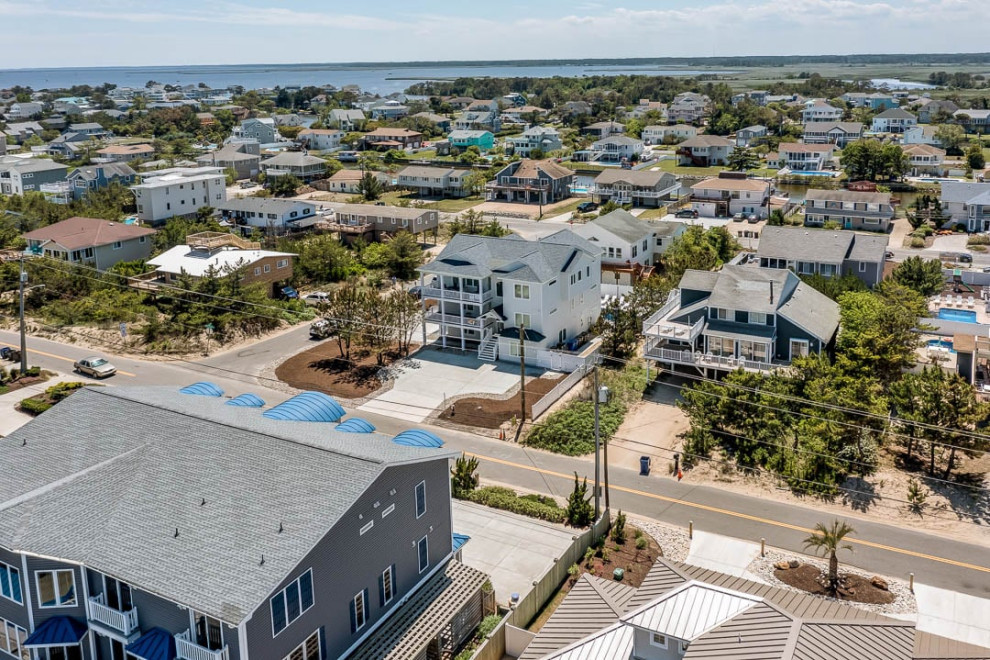 (2021) Great White Shack