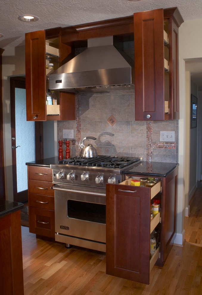 Mid-sized transitional kitchen photo in Seattle