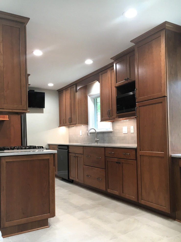 Warm Wood kitchen with Cherry cabinets