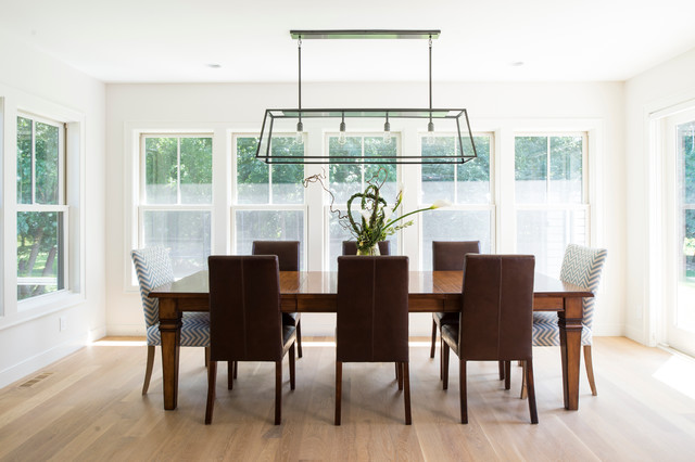 Modern Cape Cod bord-de-mer-salle-a-manger
