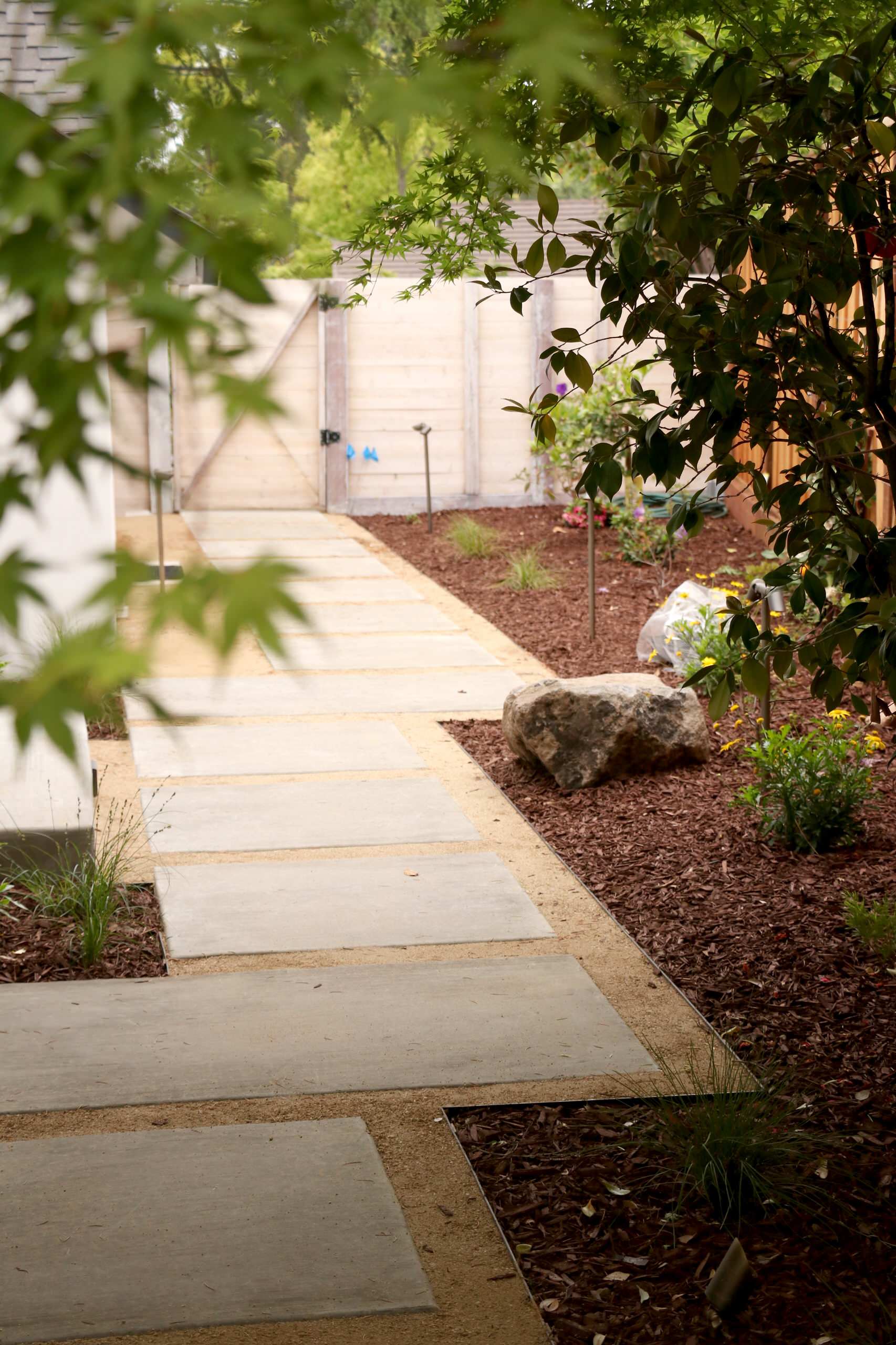 MODERN, MODERN, MODERN