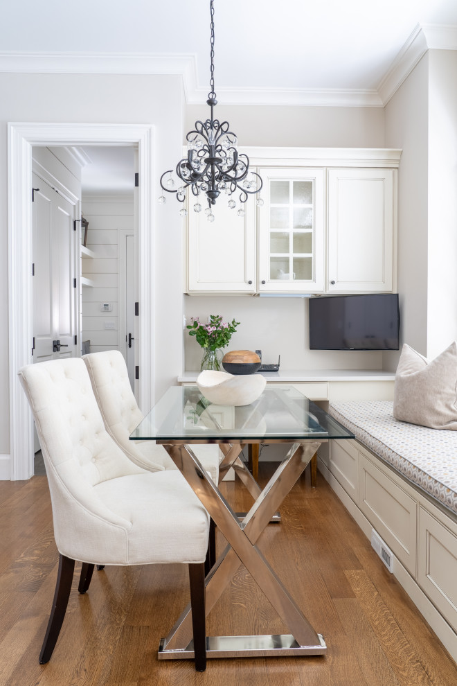 Transitional Yet Contemporary Staging