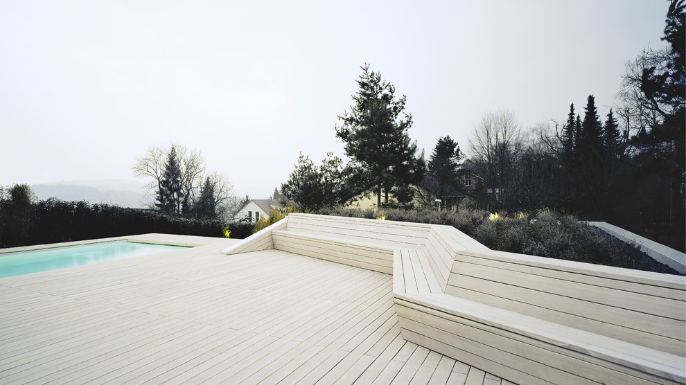 Inspiration for an expansive contemporary deck in Stuttgart with no cover.