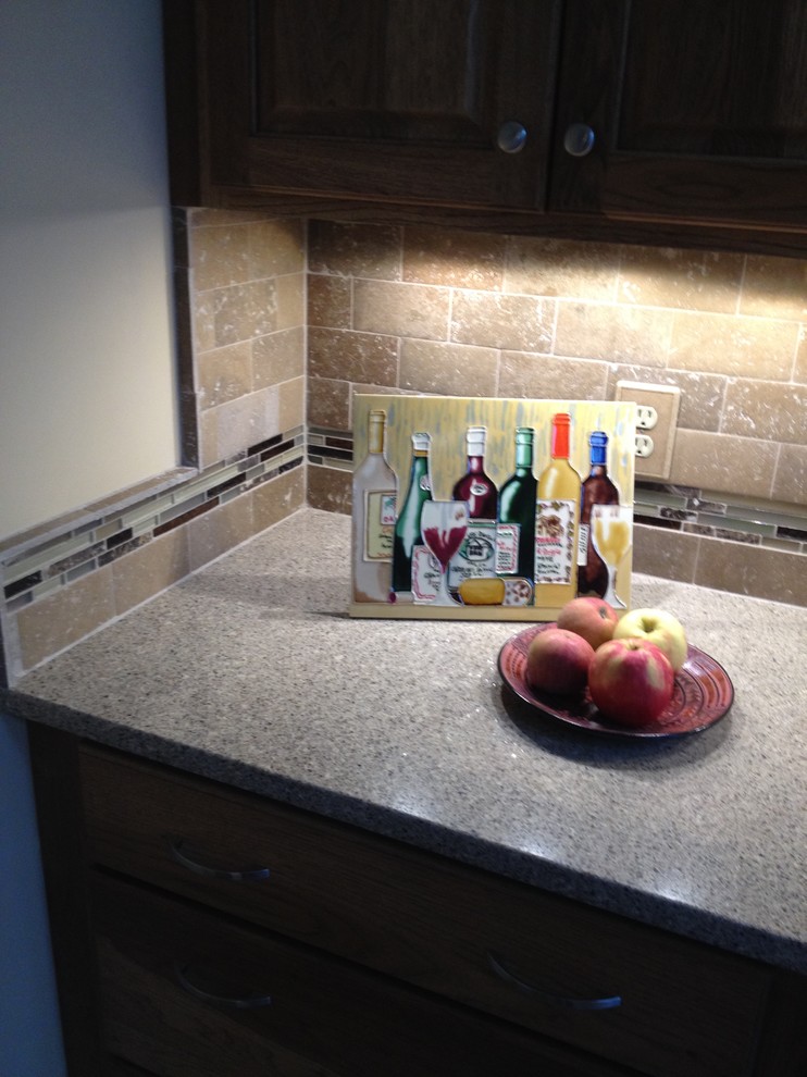 Transitional kitchen photo in Chicago