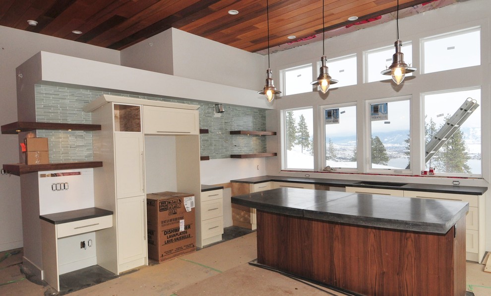 Photo of a modern kitchen in Vancouver.