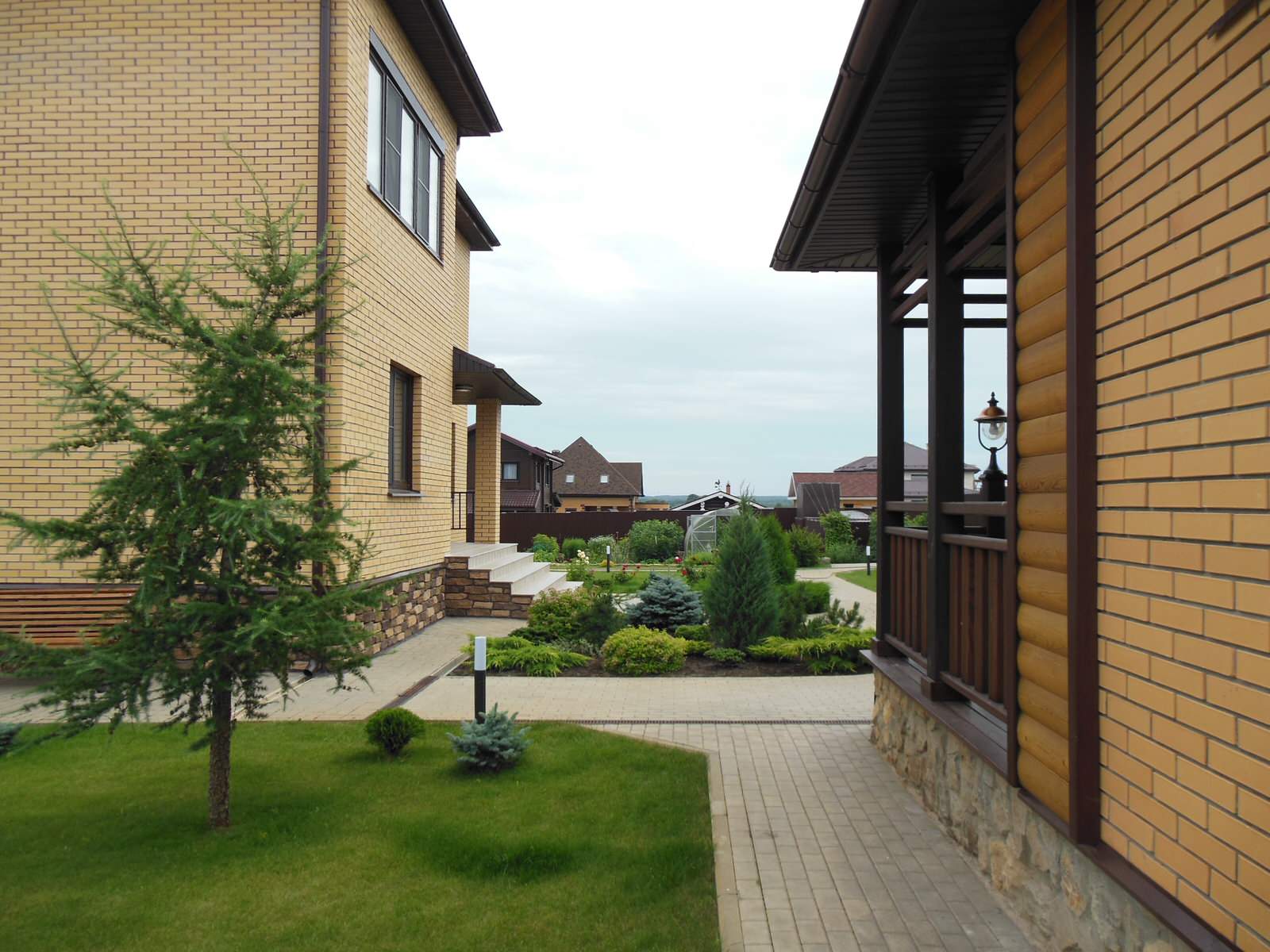 ДВОР В КРИУШАХ