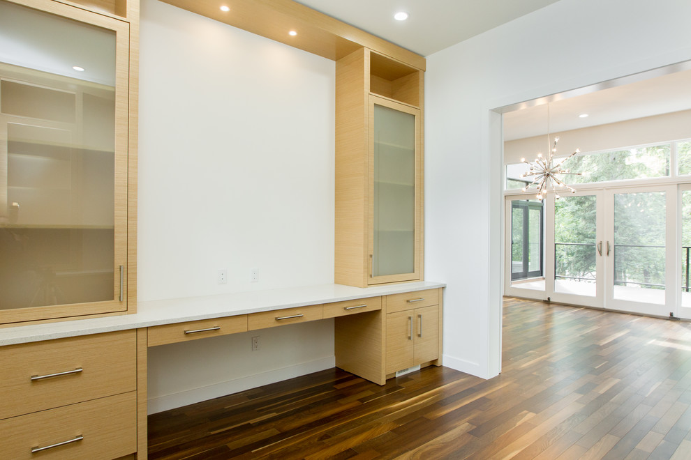 Home office - home office idea in Edmonton