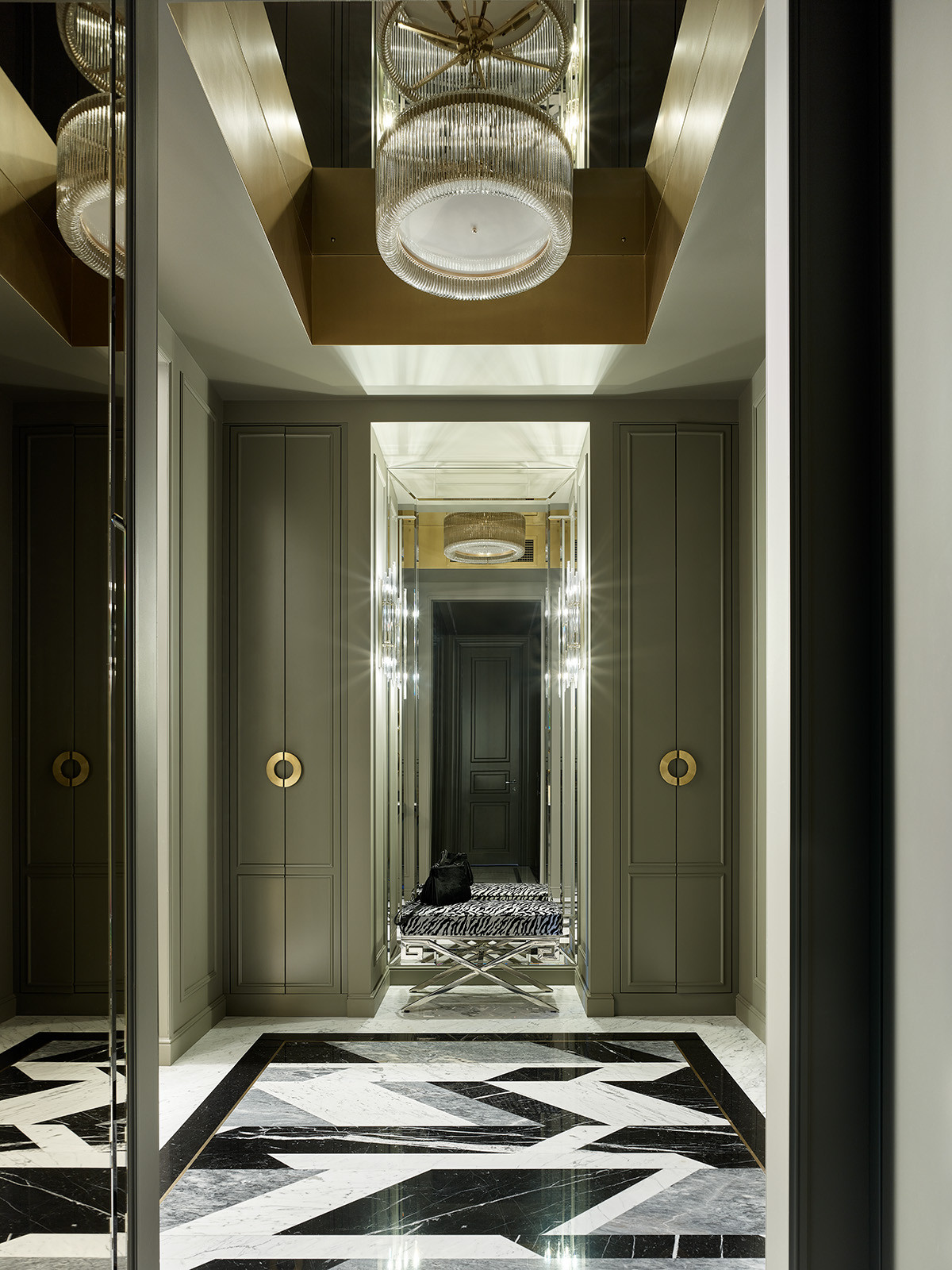 Дом на Мосфильмовской