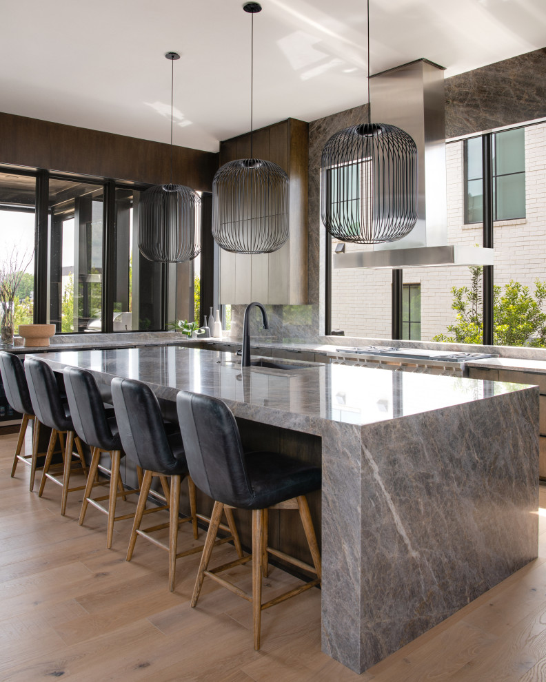 This is an example of a modern kitchen in Dallas.