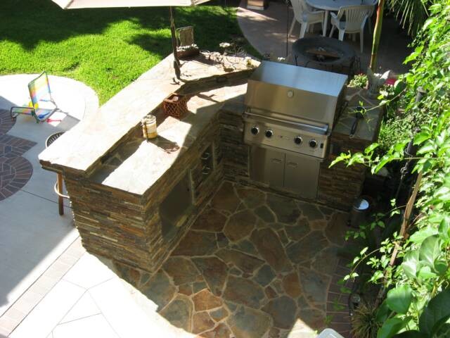 Outdoor Kitchen