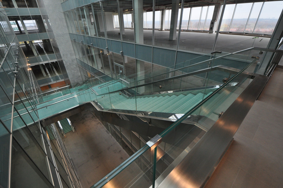 ЛЕСТНИЦА МЕДЦЕНТРА В КРЫЛАТСКОМ