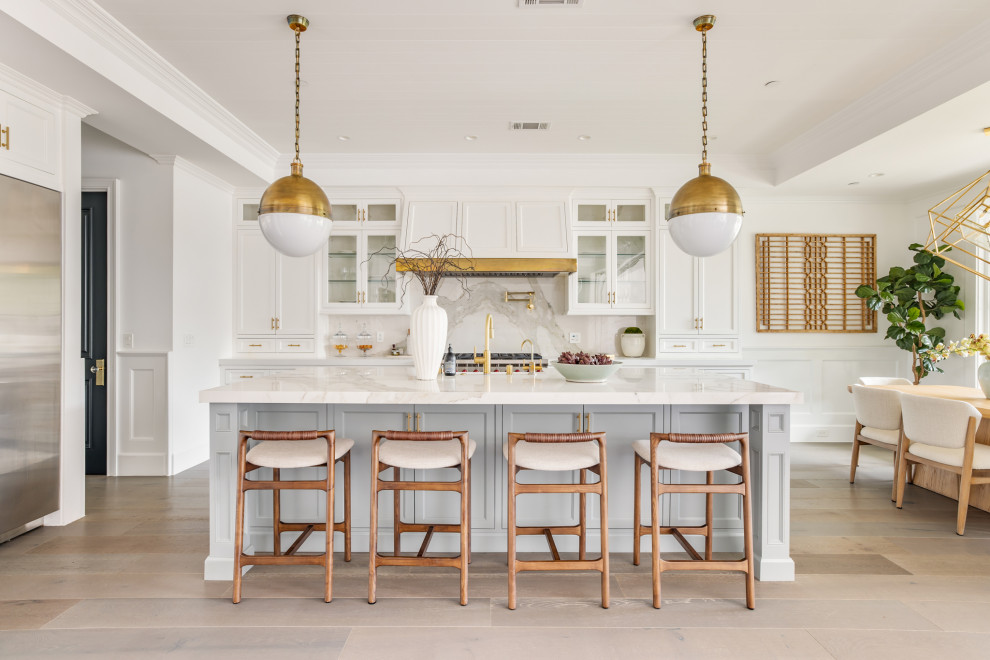 Example of a transitional kitchen design in Los Angeles