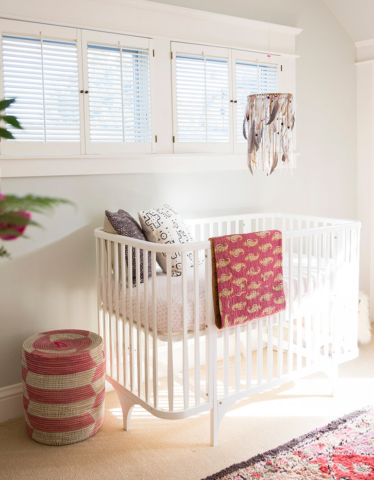 ソルトレイクシティにあるトランジショナルスタイルのおしゃれな赤ちゃん部屋の写真