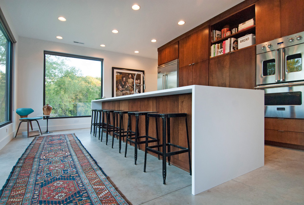 Transitional home design photo in Columbus