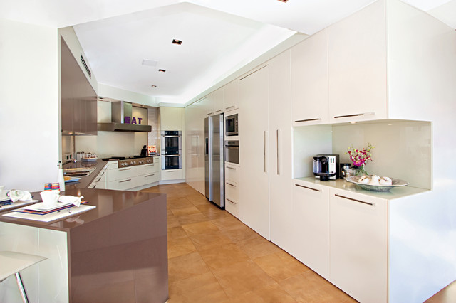 SMB interior design contemporary-kitchen