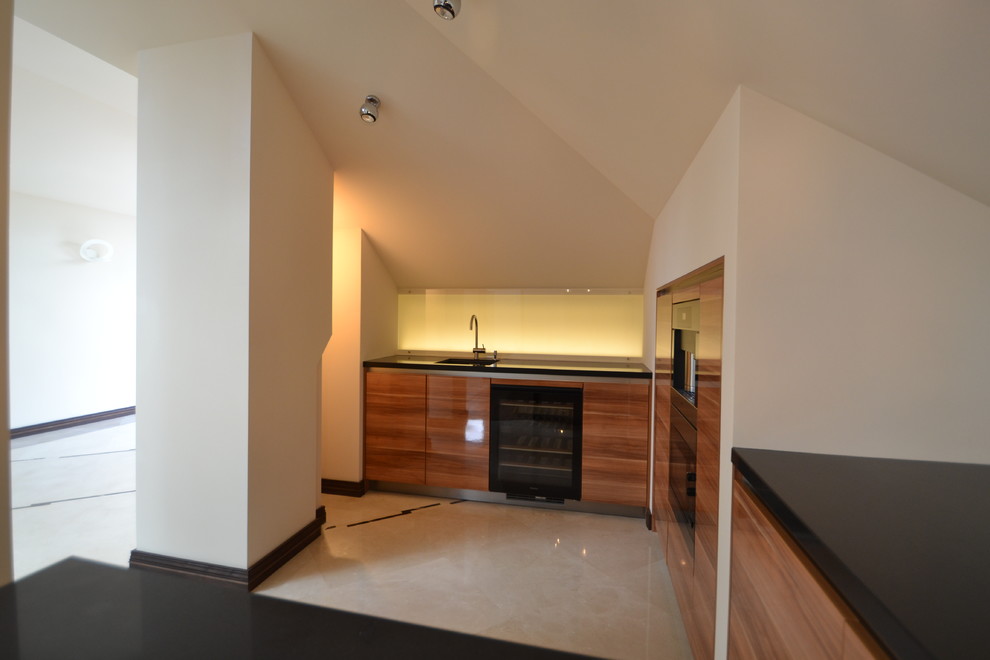 Загородный дом - 120 кв.м. мансарда, расположение кухни и душевой. Реализация.