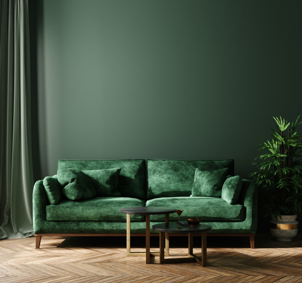 Réalisation d'un salon minimaliste avec un mur vert, parquet clair, un sol jaune et boiseries.