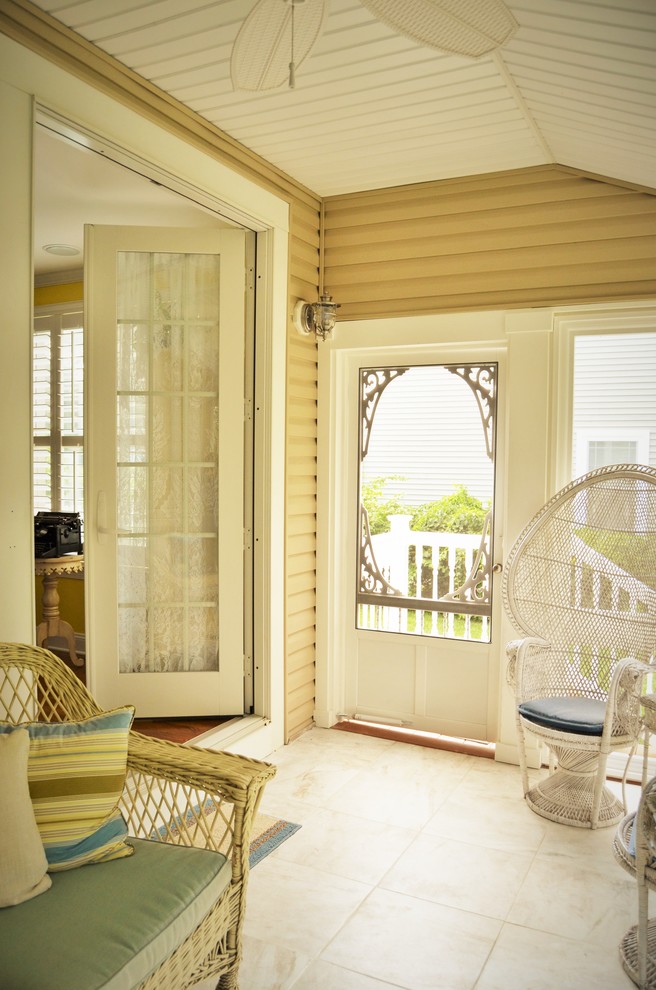 Inspiration for an arts and crafts backyard screened-in verandah in New York.
