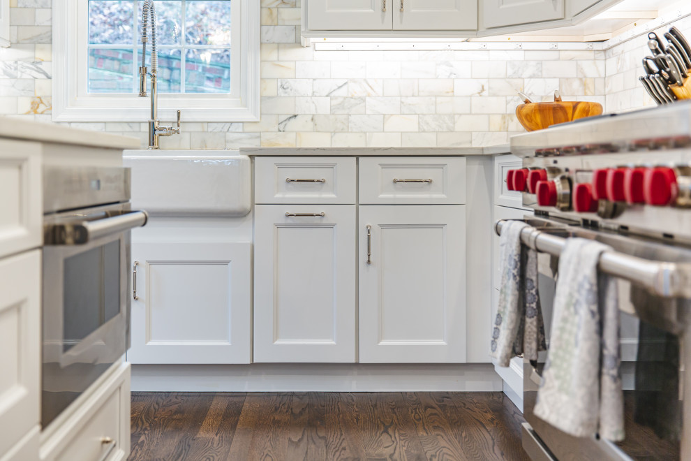 Home design - transitional home design idea in DC Metro
