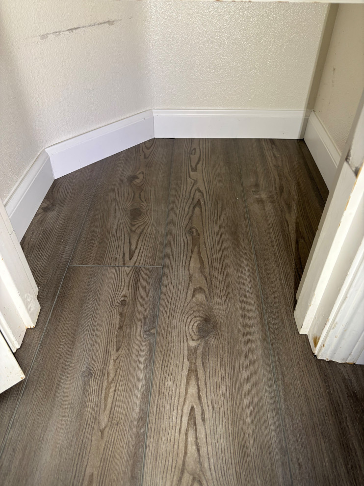 LVP Flooring, Baseboard