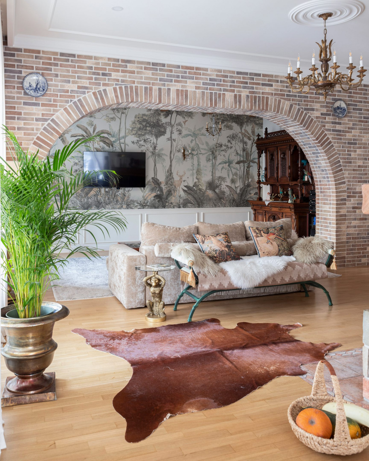 Гостиная с аркой