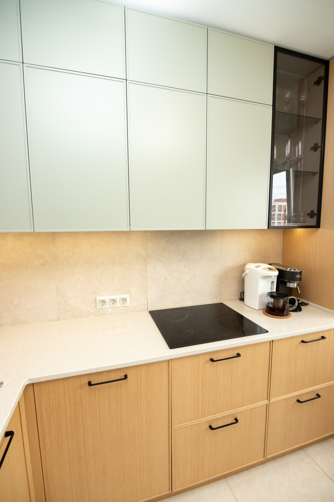 Неоклассическая кухня в трендовых цветах этого года