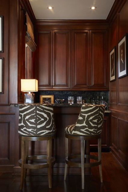 Lake Sherwood transitional-home-bar