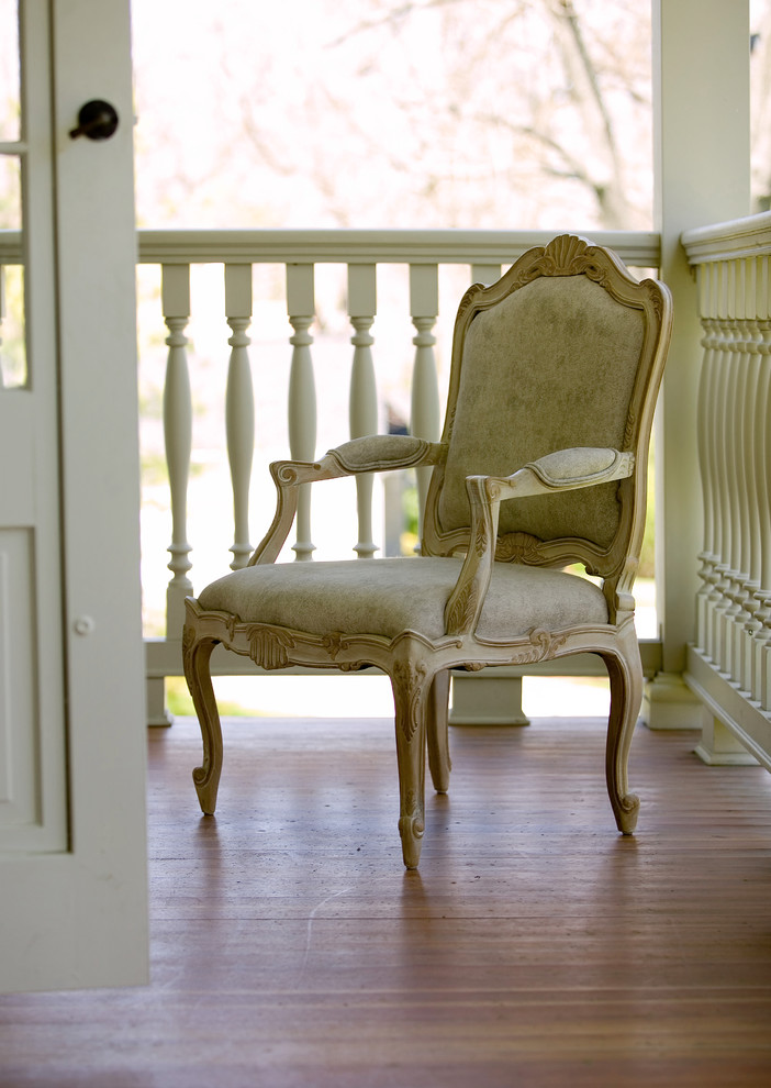 Home design - transitional home design idea in Cincinnati