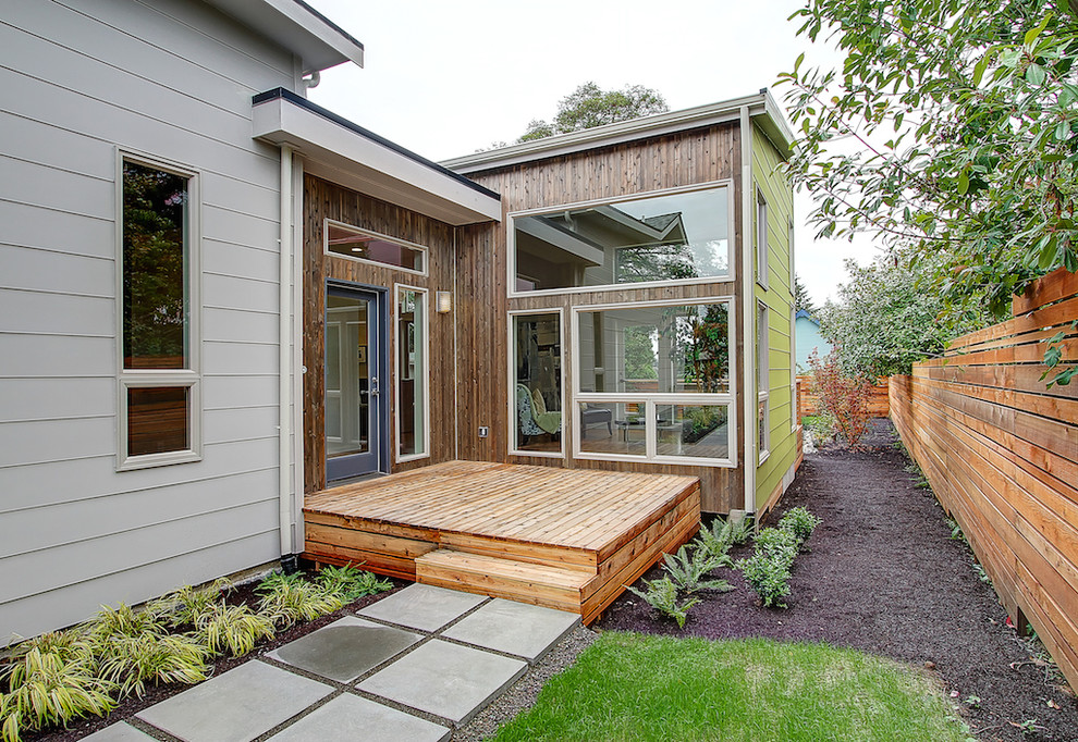 Transitional entryway photo in Seattle