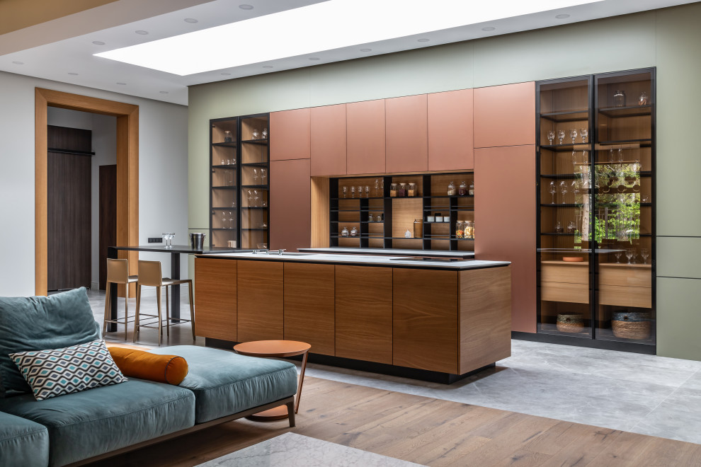 Кухня с медными фасадами