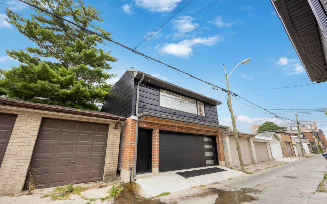 Junction Laneway Suite modern-haeuser