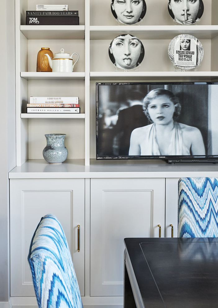 Home design - transitional home design idea in Toronto